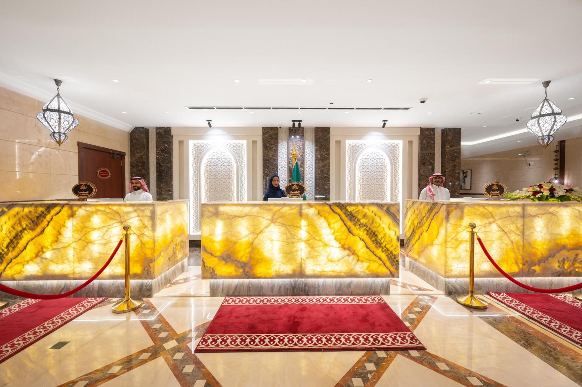 Shaza Regency Plaza Al Madinah Hotel Medina Buitenkant foto The hotel's lobby