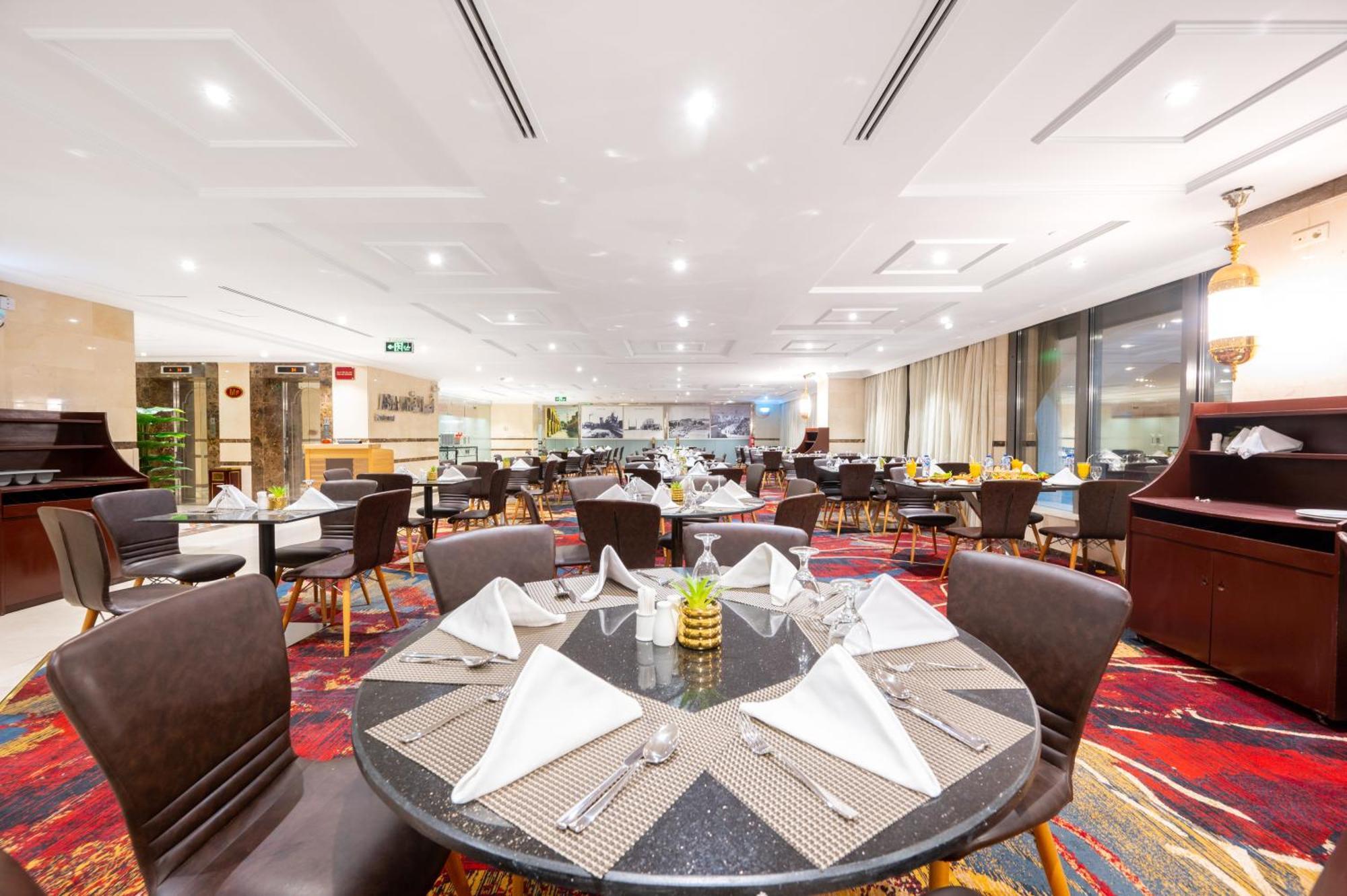 Shaza Regency Plaza Al Madinah Hotel Medina Buitenkant foto The Club at Tan Son Nhat International Airport