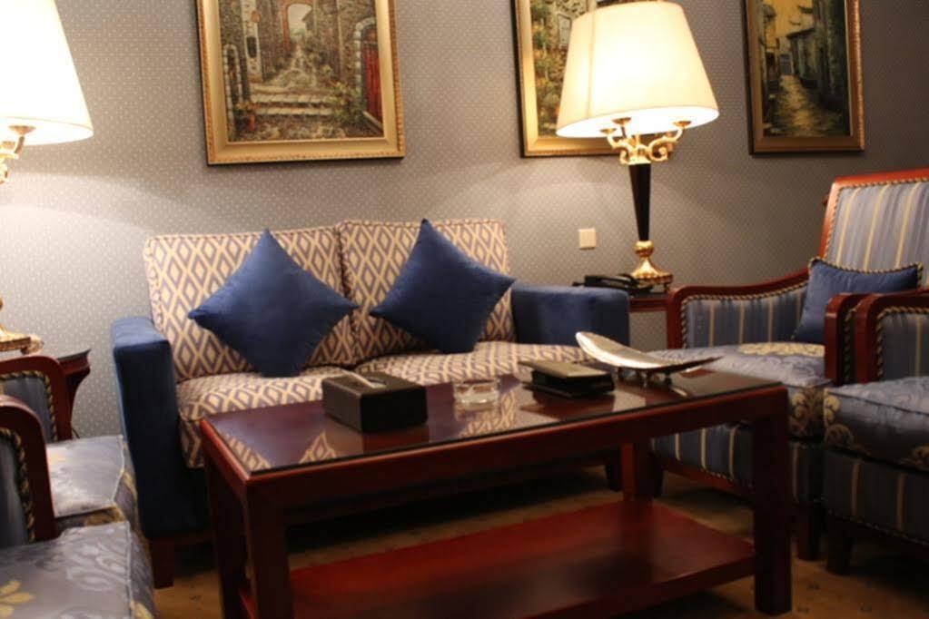 Shaza Regency Plaza Al Madinah Hotel Medina Buitenkant foto A living room